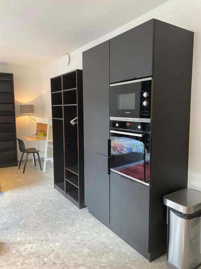 Studio Near Shopping K In K New Bright And Central Kortrijk Exterior foto