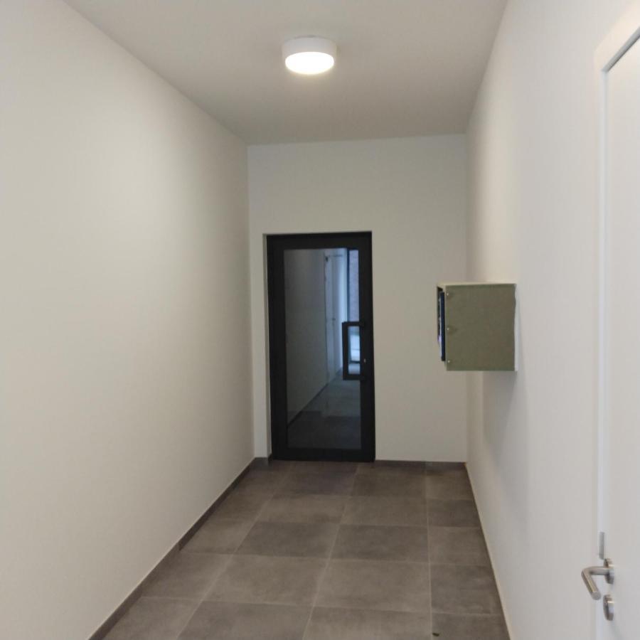 Studio Near Shopping K In K New Bright And Central Kortrijk Exterior foto